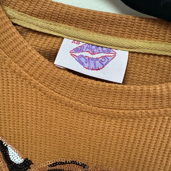 Revolve Sparkle City Sequin Tiger Applique Crewneck waffle Sweater Mustard XS - Picture 4 of 4